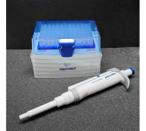 Пипет-дозатор Eppendorf Research Plus, 100-1000 мкл (Артикул 3120000062)